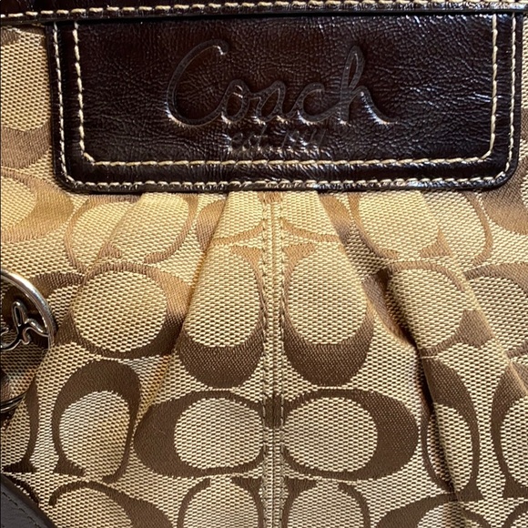 WHAT A FIND!! Coach brown canvas handbag!! - Picture 2 of 16
